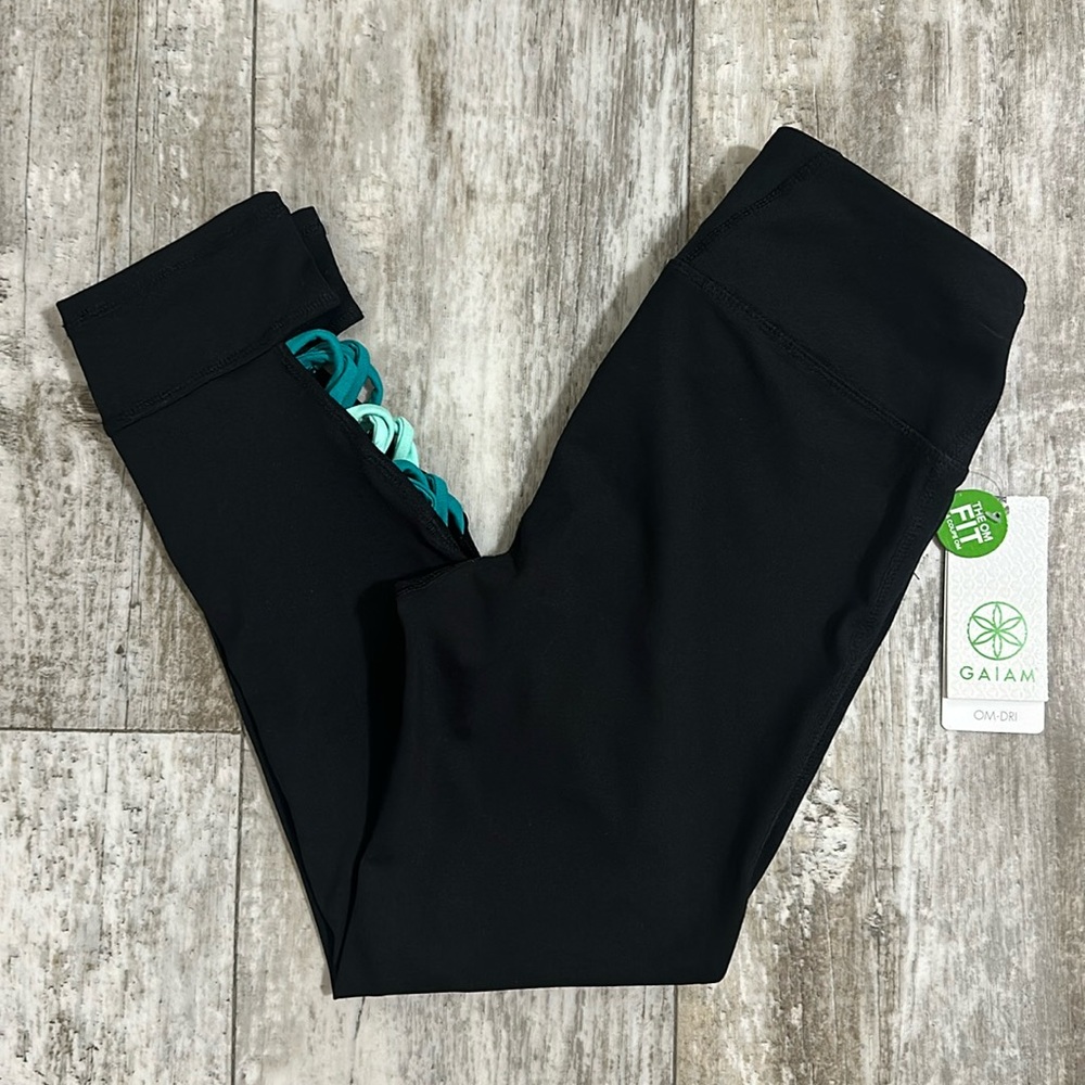 GAIAM black strappy capri legging